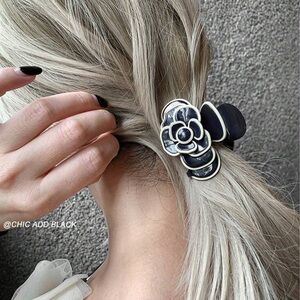 Camellia hair claw black white new resin hair clip